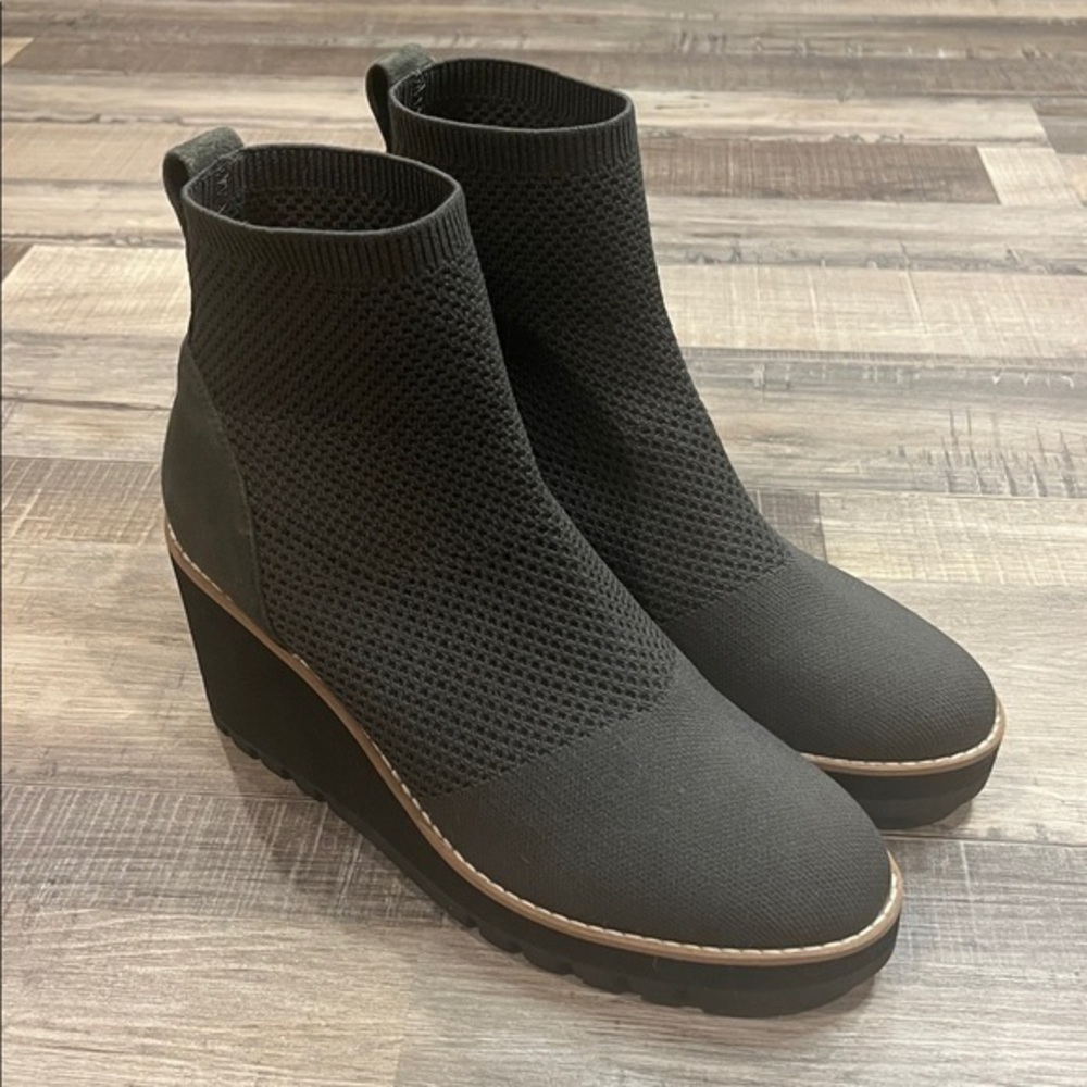 NWOB Eileen Fisher Amos knit wedge ankle boots booties with suede trim 8.5